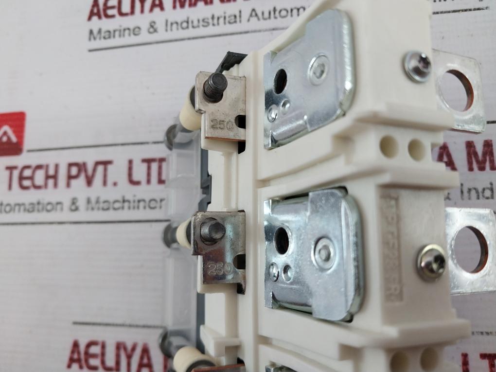 Schneider Electric Lv438255 Compact Nsx250 Thermal Magnetic 250A