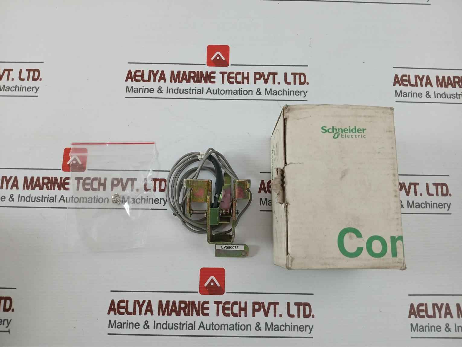 Schneider Electric Lv580075 Auxiliary Switch Cvs800 For Mccb