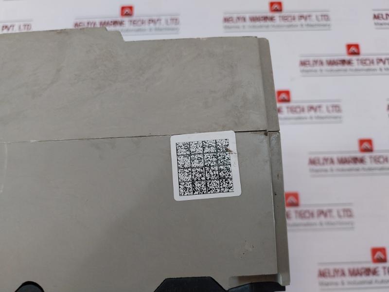 Schneider Electric Lv833027 Masterpact Circuit Breaker 1Saz0034702 Nve42084