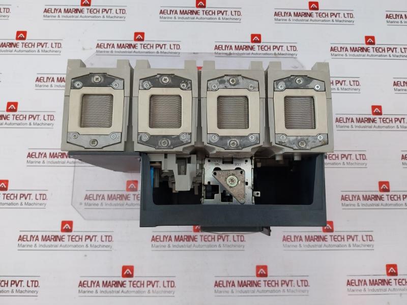 Schneider Electric Lv833027 Masterpact Circuit Breaker 1Saz0034702 Nve42084