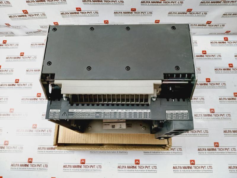 Schneider Electric Lv833163 Pole Drawout For Acb Circuit Breaker 2004735173