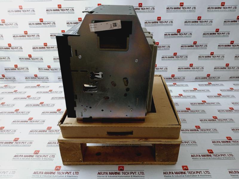 Schneider Electric Lv833163 Pole Drawout For Acb Circuit Breaker 2004735173