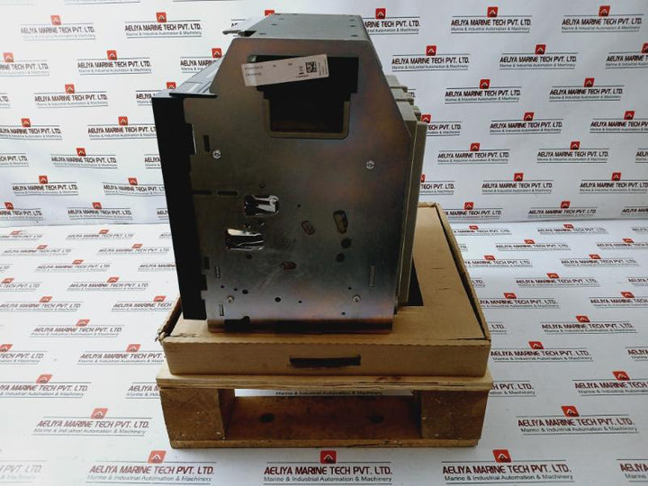 Schneider Electric Lv833163 Pole Drawout For Acb Circuit Breaker 2004735173