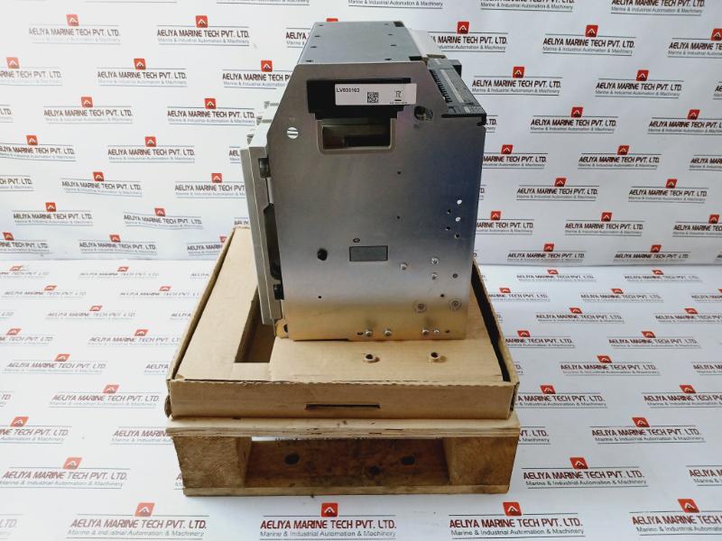 Schneider Electric Lv833163 Pole Drawout For Acb Circuit Breaker 2004735173