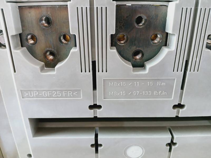 Schneider Electric Lv833163 Pole Drawout For Acb Circuit Breaker 2004735173