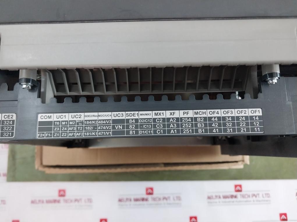 Schneider Electric Lv833163 Pole Drawout For Acb Circuit Breaker Masterpact Mtz
