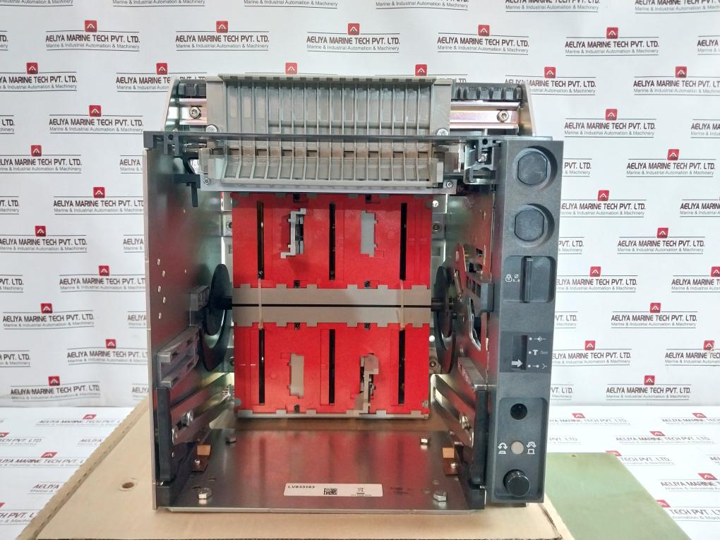 Schneider Electric Lv833163 Pole Drawout For Acb Circuit Breaker Masterpact Mtz