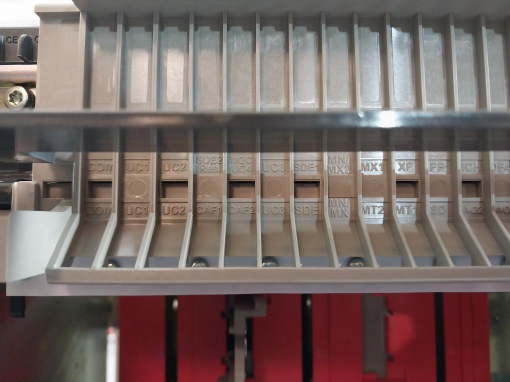 Schneider Electric Lv833163 Pole Drawout For Acb Circuit Breaker Masterpact Mtz