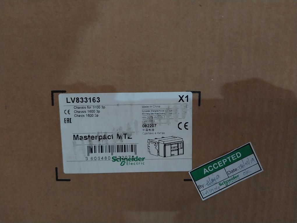 Schneider Electric Lv833163 Pole Drawout For Acb Circuit Breaker Masterpact Mtz
