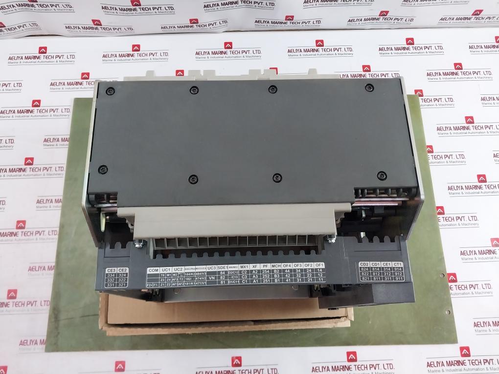 Schneider Electric Lv833163 Pole Drawout For Acb Circuit Breaker Masterpact Mtz