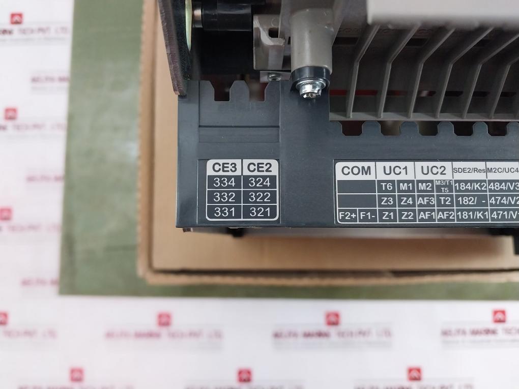 Schneider Electric Lv833163 Pole Drawout For Acb Circuit Breaker Masterpact Mtz