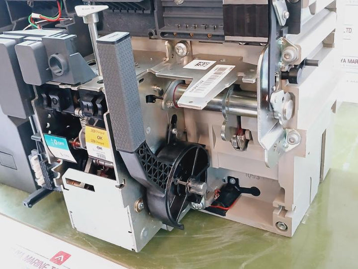Schneider Electric Lv847632 High Current Air Circuit Breaker Mtz2 20H3 4P A18323