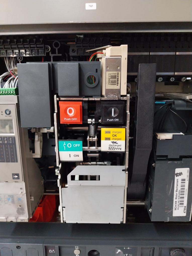 Schneider Electric Masterpact NW25 H1 Circuit Breaker 2500a