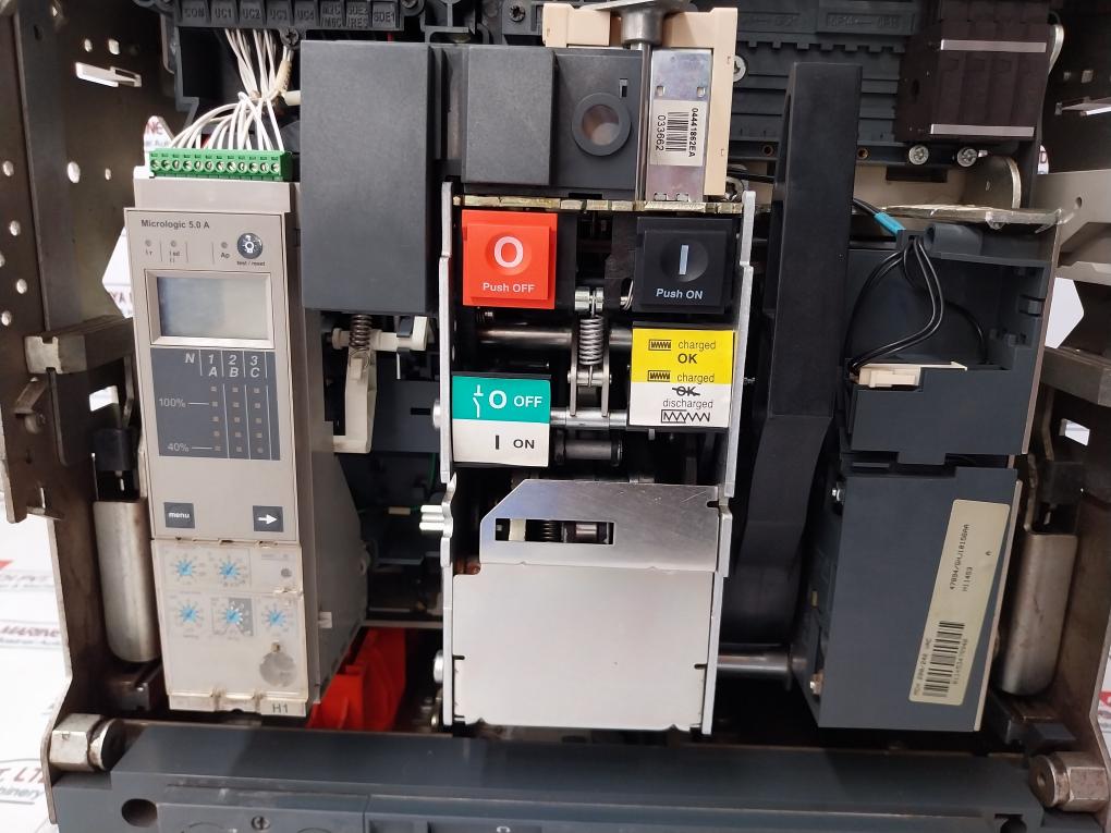 Schneider Electric Masterpact Nw32 H1 Micrologic 5.0a Circuit Breaker 3200a