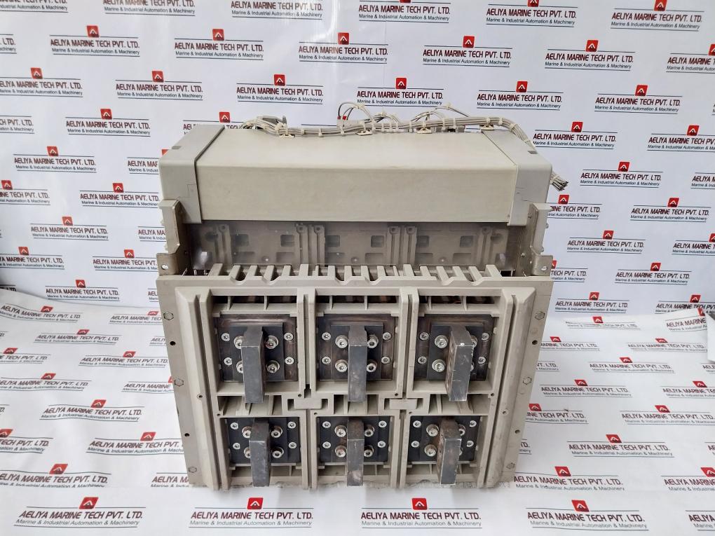 Schneider Electric Masterpact Nw32 H1 Micrologic 5.0a Circuit Breaker 3200a