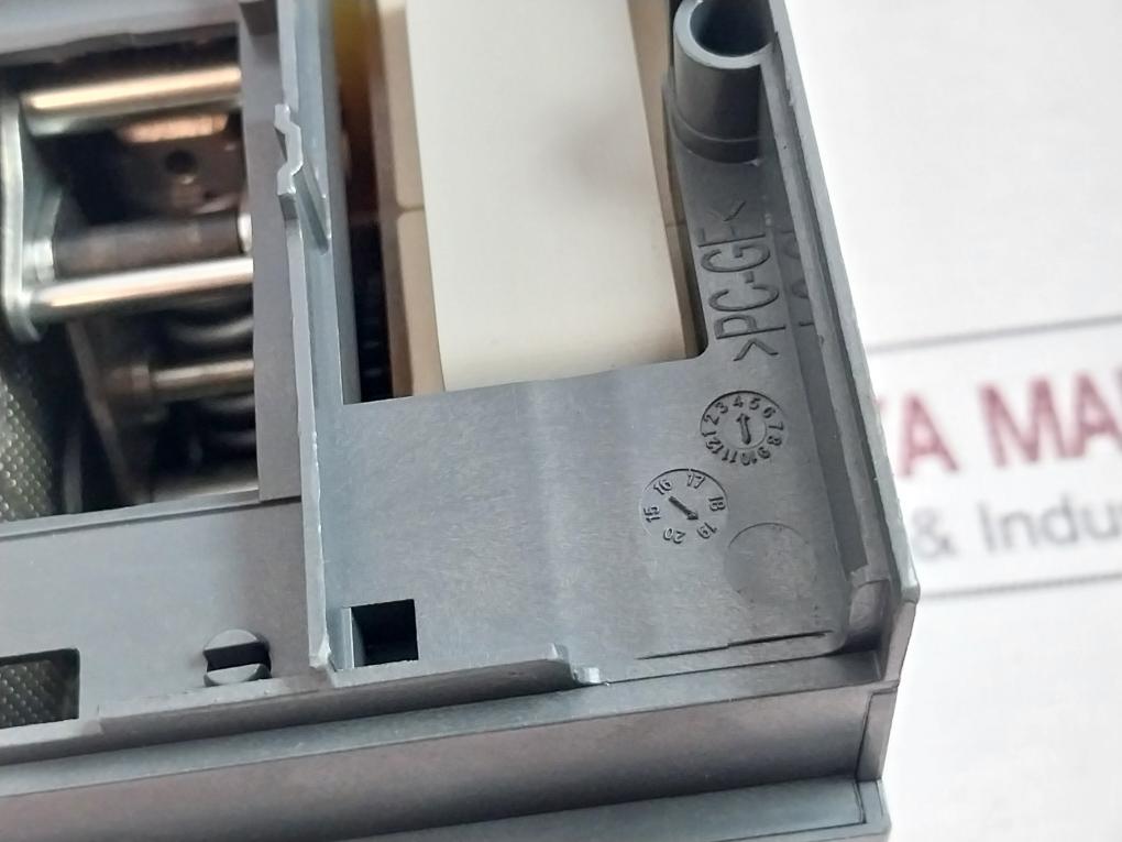 Schneider Electric Mt100/160 Motor Mechanism Module 220-240V 50/60Hz E103955