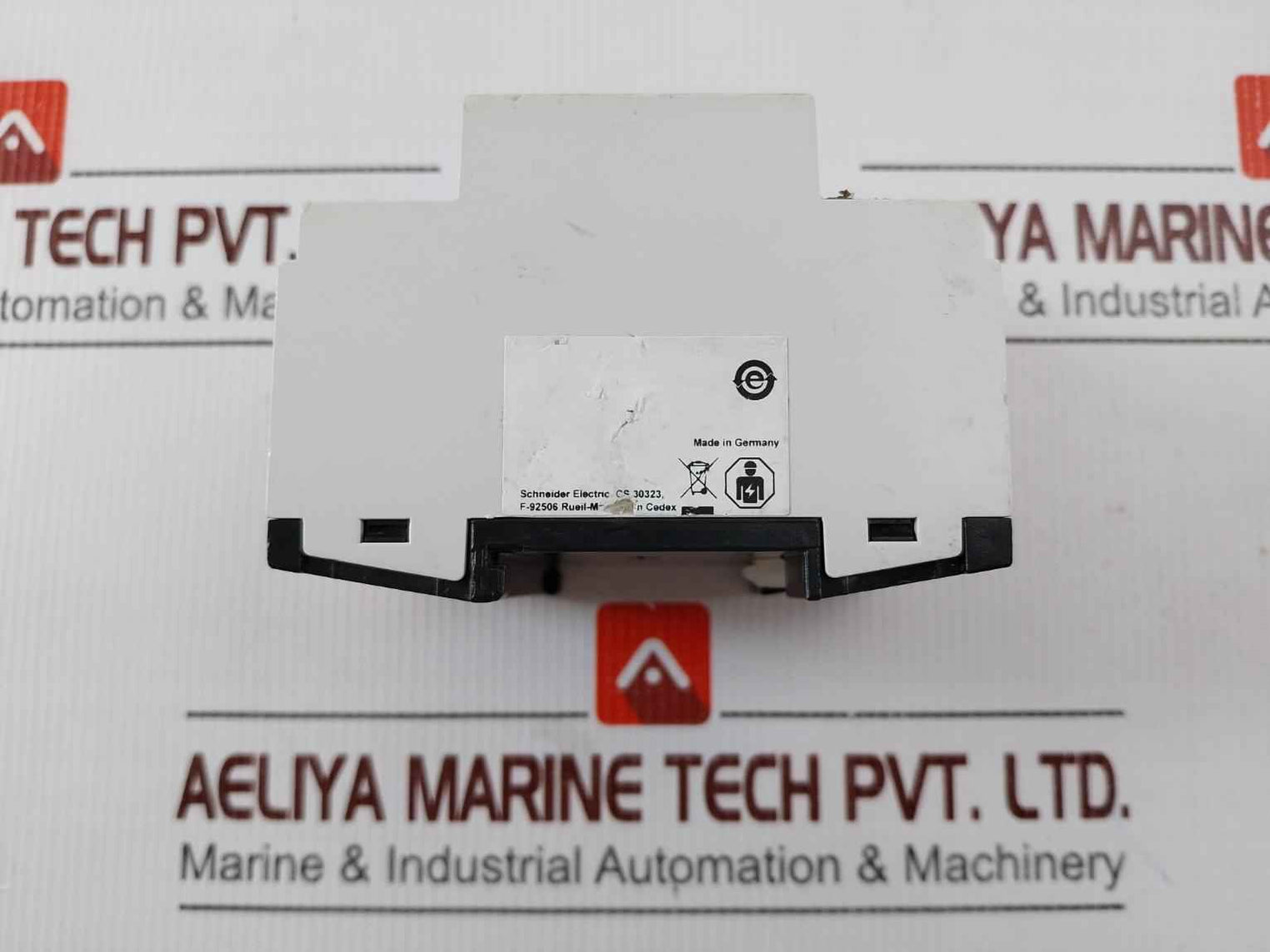 Schneider Electric Mtn649208 Switch Actuator W/Manual Mode Reg-k/8X230/10 1000W