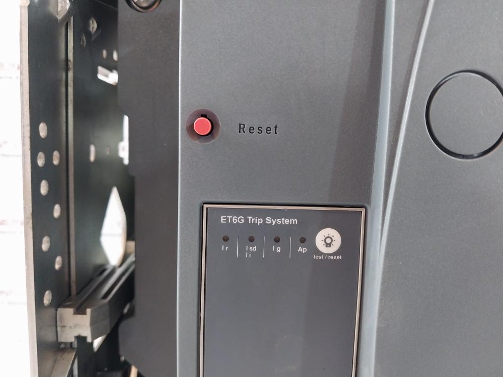Schneider Electric Mvs08N Easypact Electrical Circuit Breaker Iec/En 60947-2