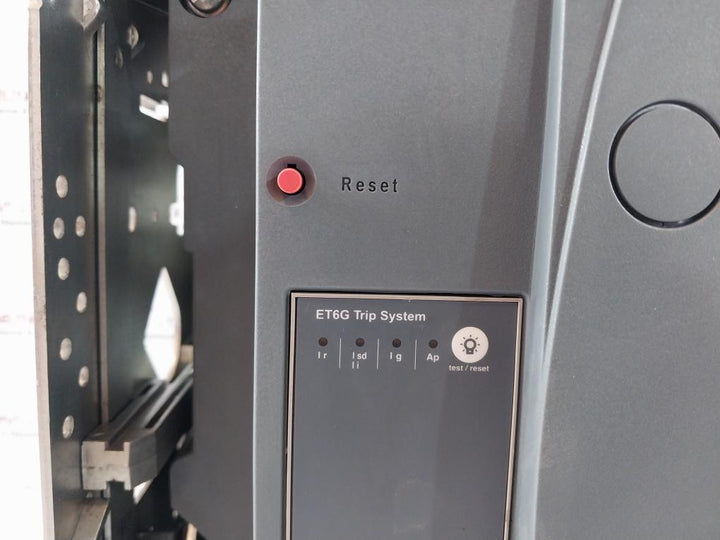 Schneider Electric Mvs08N Easypact Electrical Circuit Breaker Iec/En 60947-2