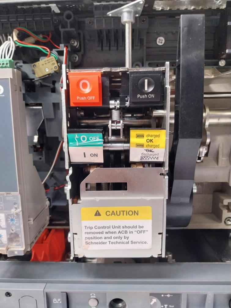 Schneider Electric Mvs12N Easypact Circuit Breaker Iec/En60947-2 50/60Hz