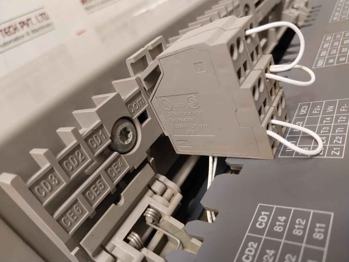 Schneider Electric Mvs12N Easypact Circuit Breaker Iec/En60947-2 50/60Hz
