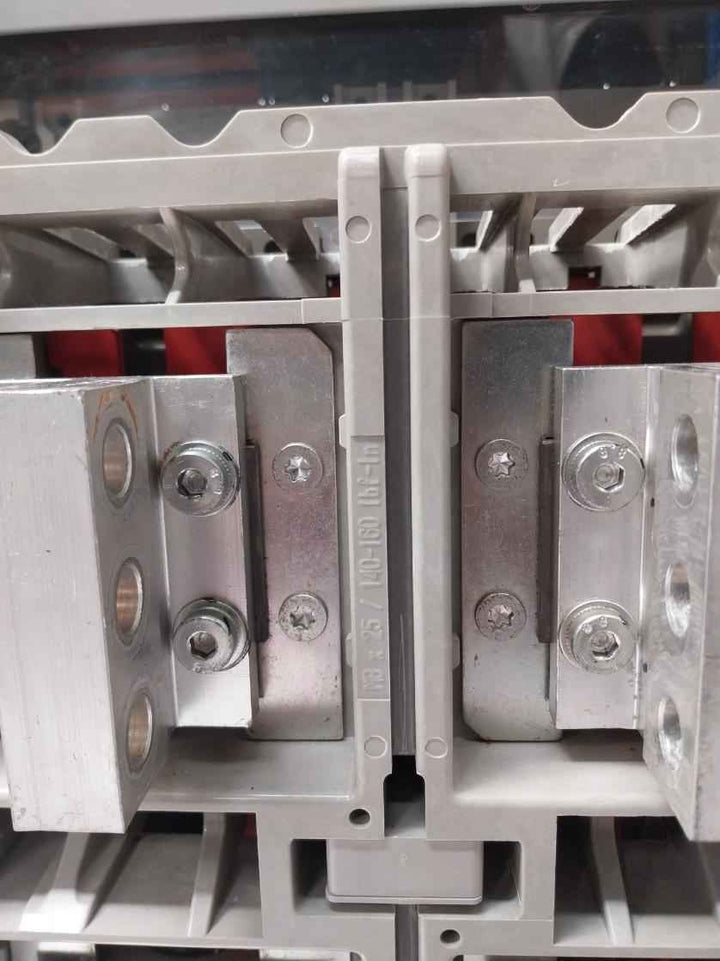 Schneider Electric Mvs12N Easypact Circuit Breaker Iec/En60947-2 50/60Hz