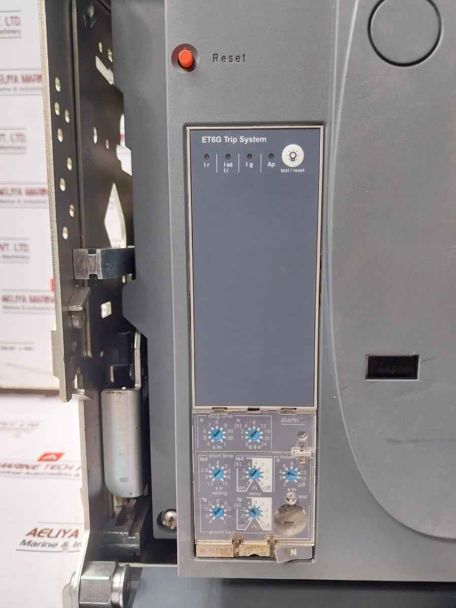 Schneider Electric Mvs12N Easypact Circuit Breaker Iec/En60947-2 50/60Hz