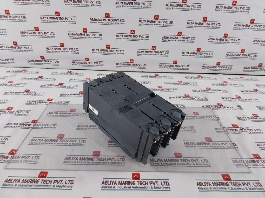 Schneider Electric Nsx 400N Micrologic 2-3 Circuit Breaker 50/60Hz