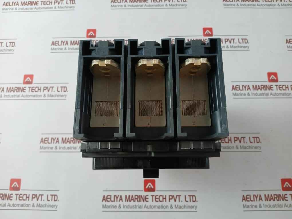 Schneider Electric Nsx 630S Compact Nsk Circuit Breaker 800V 8Kv 50/60Hz