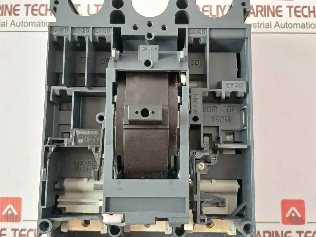 Schneider Electric Nsx 630S Compact Nsk Circuit Breaker 800V 8Kv 50/60Hz