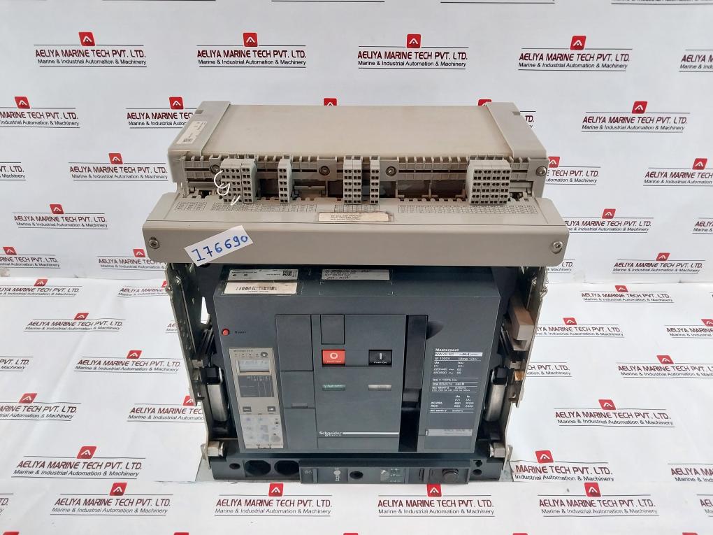 Schneider Electric Nw02 H1 3P Masterpact Micrologic 6.0A Circuit Breaker Unit