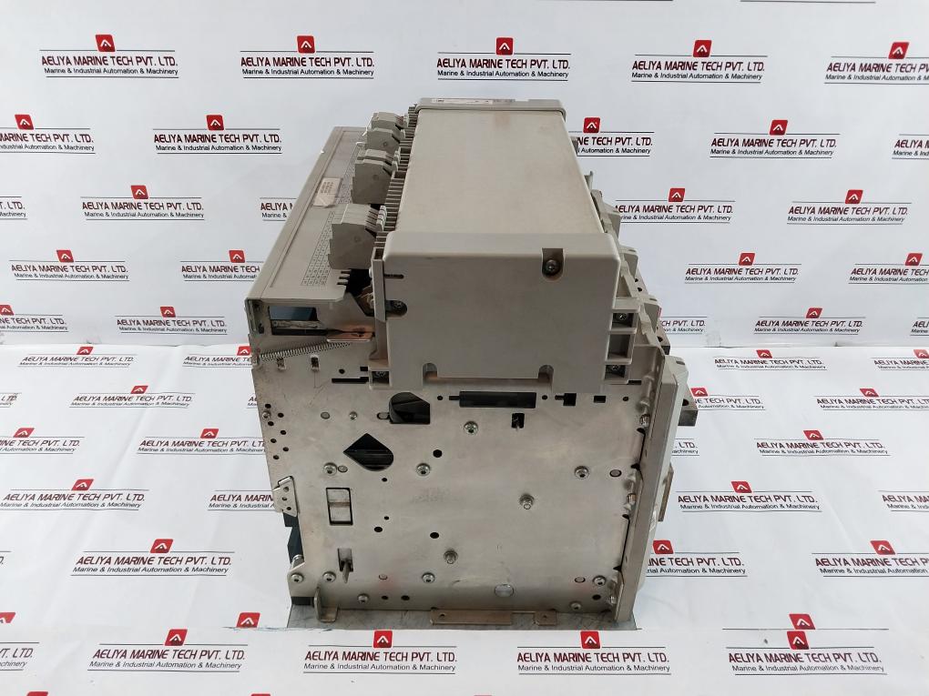 Schneider Electric Nw02 H1 3P Masterpact Micrologic 6.0A Circuit Breaker Unit