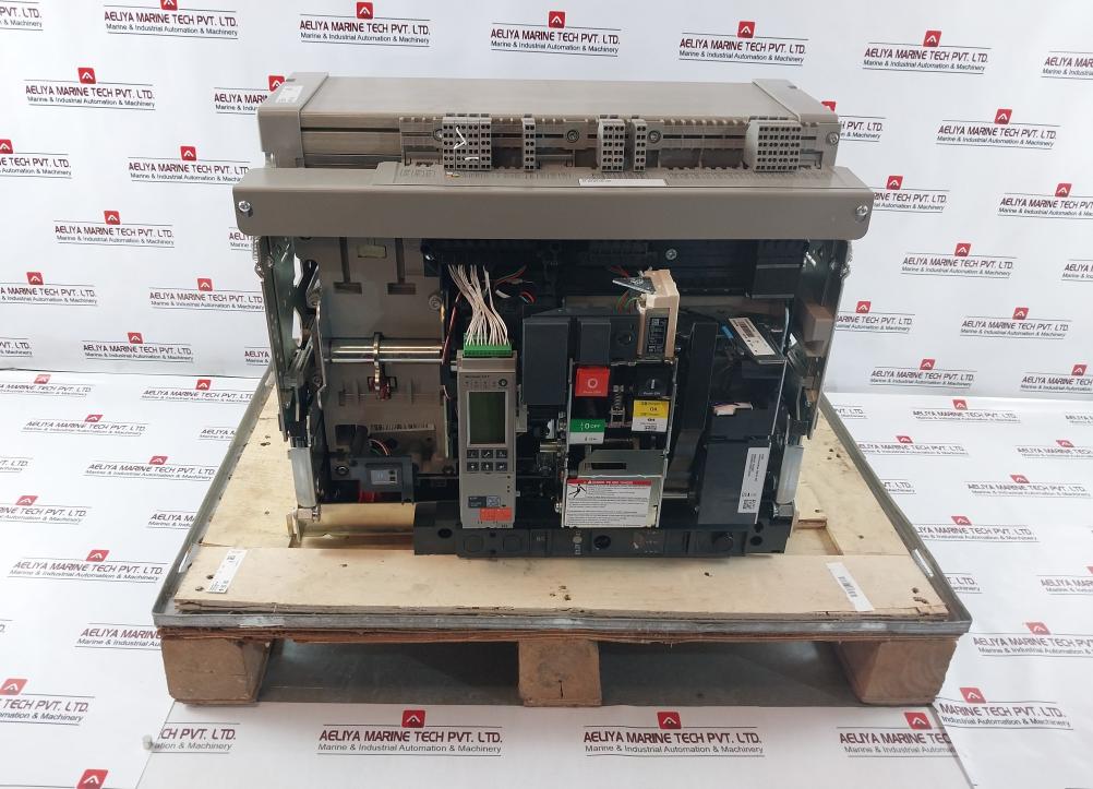 Schneider Electric Nw08 H1 Masterpact Nw Circuit Breaker 1000V 12Kv 50/60Hz