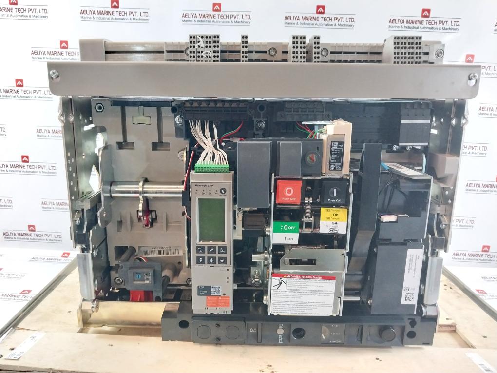 Schneider Electric Nw08 H1 Masterpact Nw Circuit Breaker 1000V 12Kv 50/60Hz