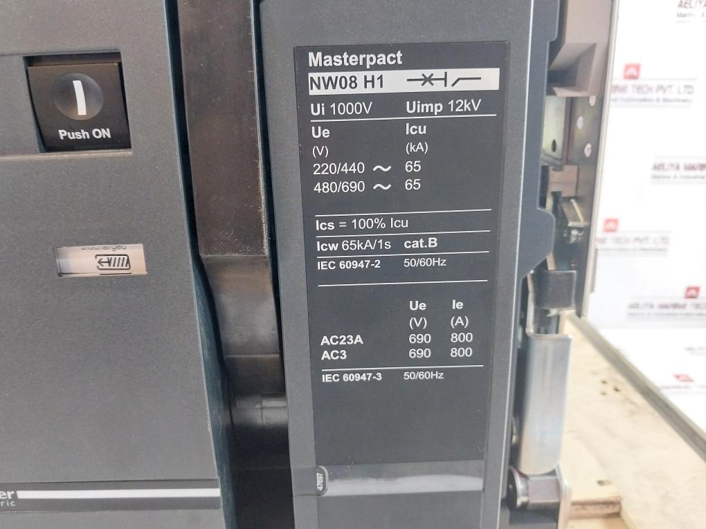 Schneider Electric Nw08 H1 Masterpact Nw Circuit Breaker 1000V 12Kv 50/60Hz