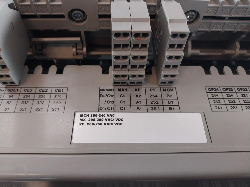 Schneider Electric Nw08 H1 Masterpact Nw Circuit Breaker 1000V 12Kv 50/60Hz