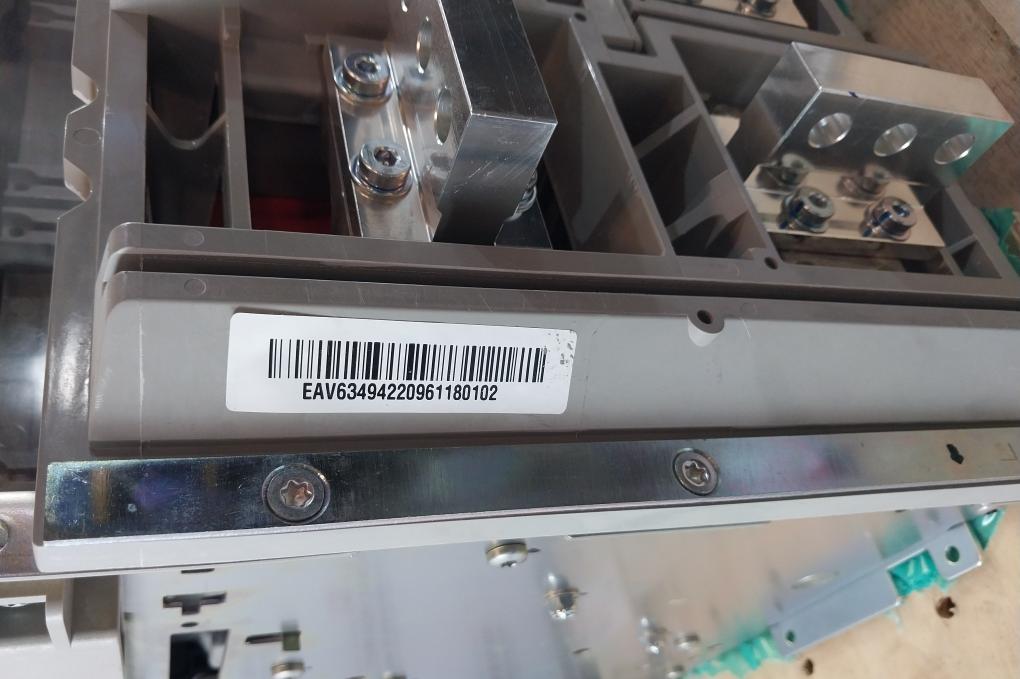 Schneider Electric Nw08 H1 Masterpact Nw Drawout Circuit Breaker 1000V 12Kv 800A