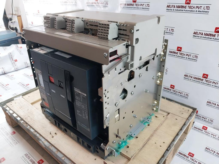 Schneider Electric Nw10 H1 Masterpact Circuit Breaker 1000V 12Kv Iec 60947-3