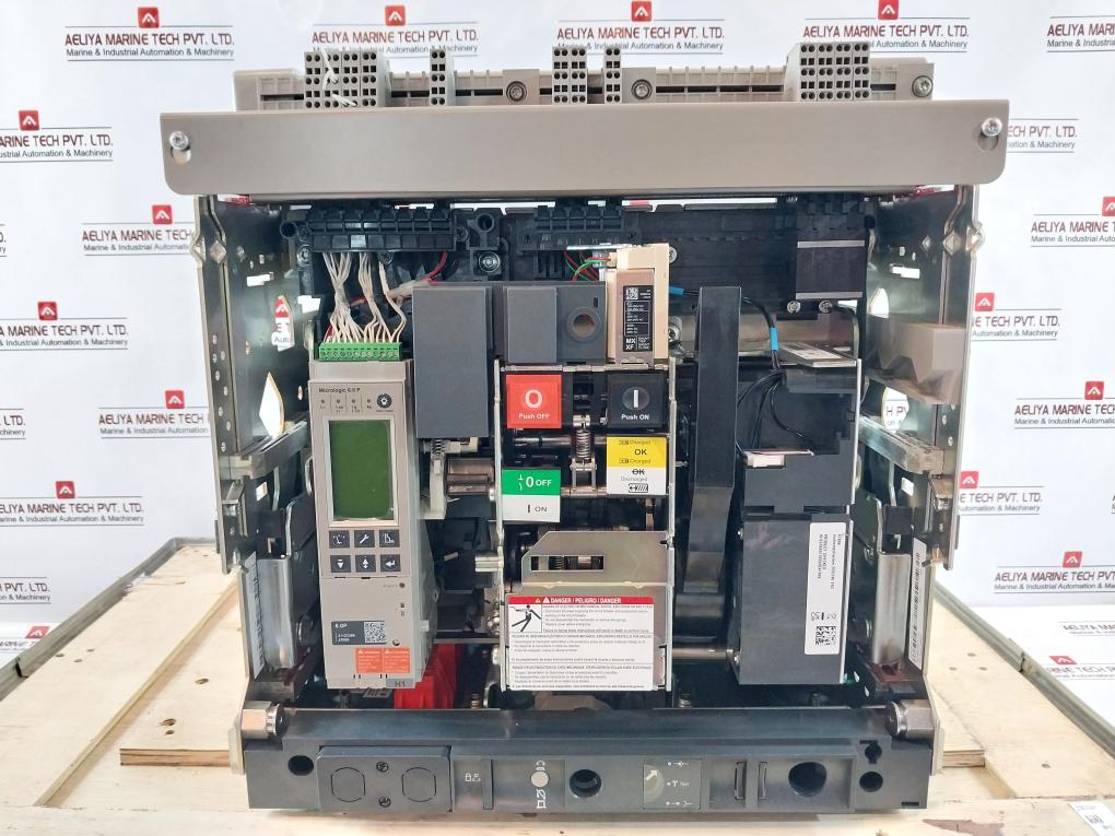 Schneider Electric Nw10 H1 Masterpact Circuit Breaker 1000V 12Kv Iec 60947-3