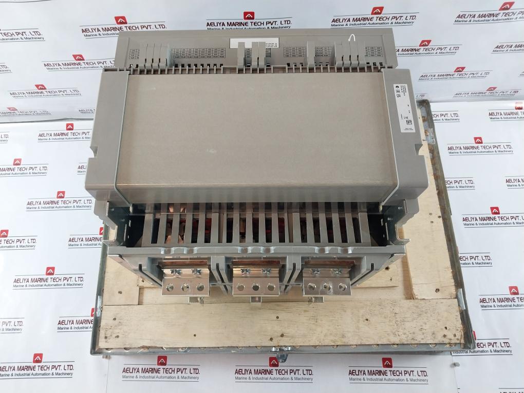 Schneider Electric Nw10 H1 Masterpact Circuit Breaker 1000V 12Kv Iec 60947-3