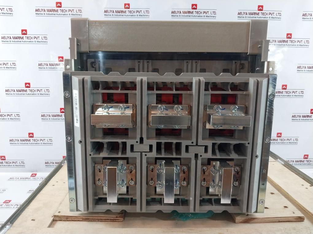 Schneider Electric Nw10 H1 Masterpact Circuit Breaker 1000V 12Kv Iec 60947-3