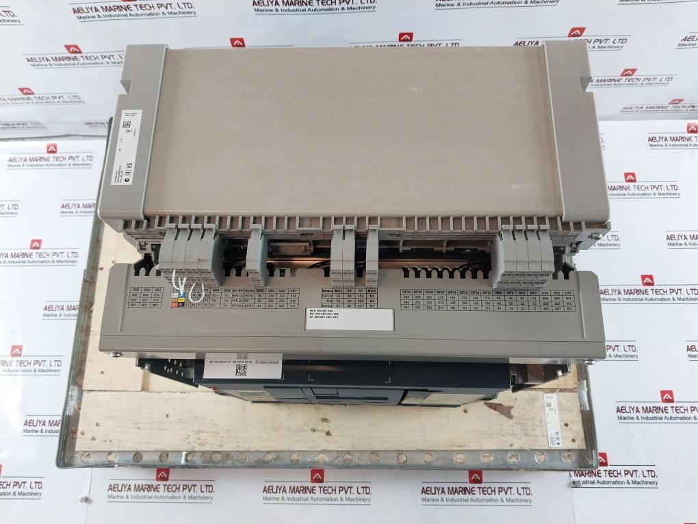 Schneider Electric Nw10 H1 Masterpact Circuit Breaker 1000V 12Kv Iec 60947-3