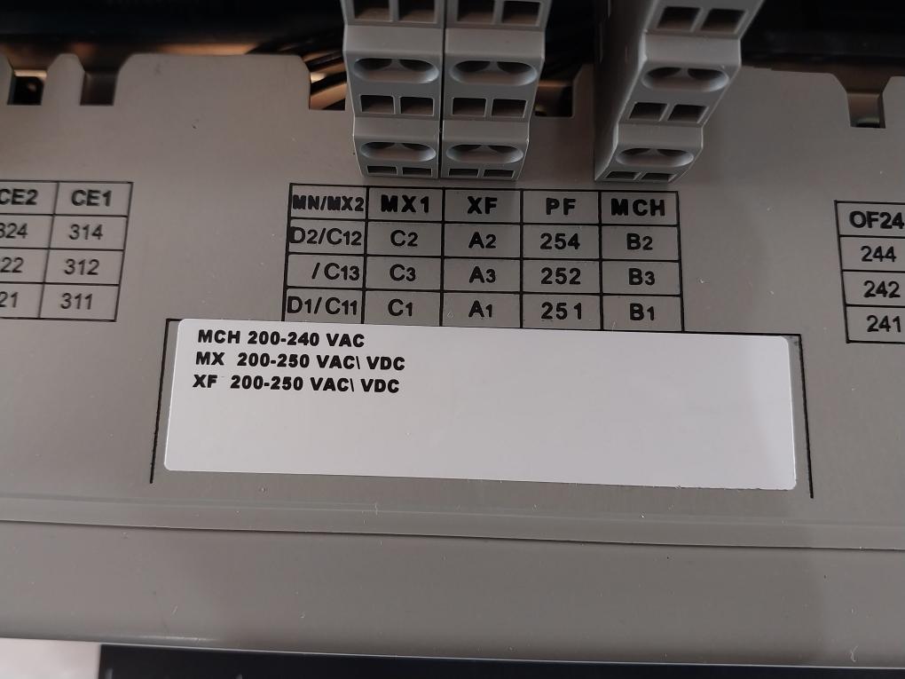 Schneider Electric Nw10 H1 Masterpact Circuit Breaker 1000V 12Kv Iec 60947-3