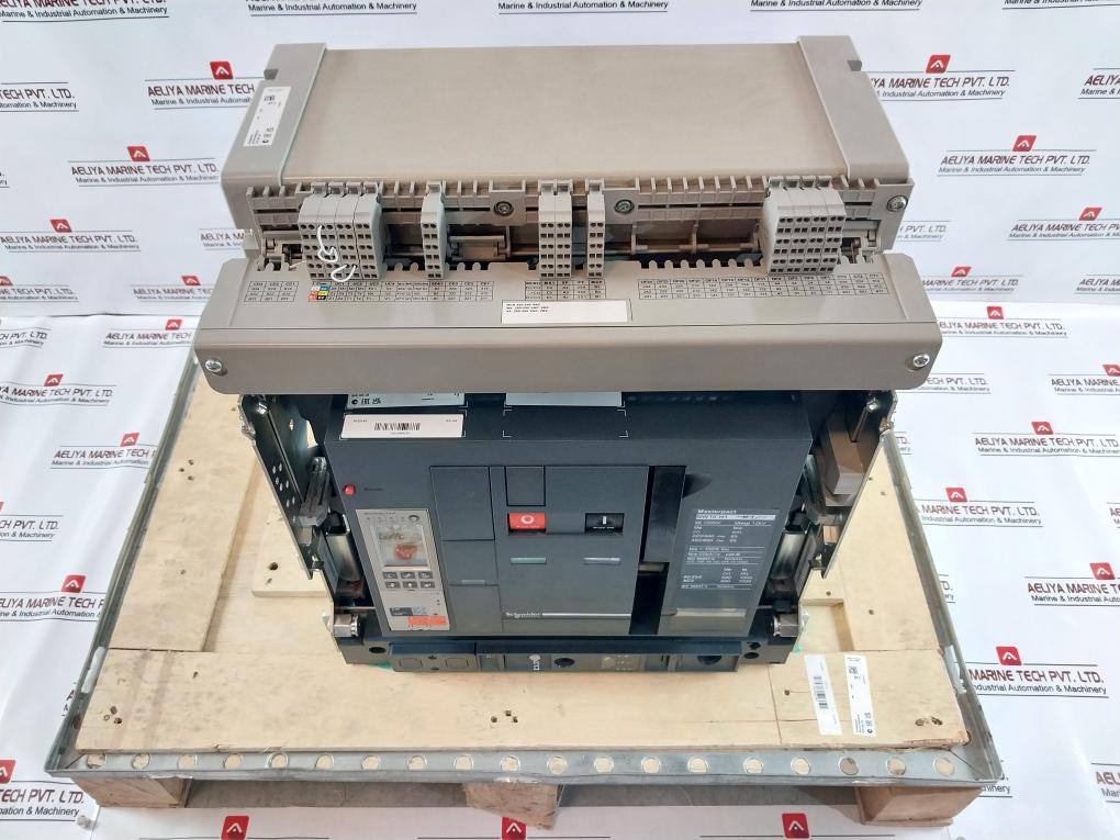 Schneider Electric Nw10 H1 Masterpact Nw Circuit Breaker Iec 60947-2 50/60Hz