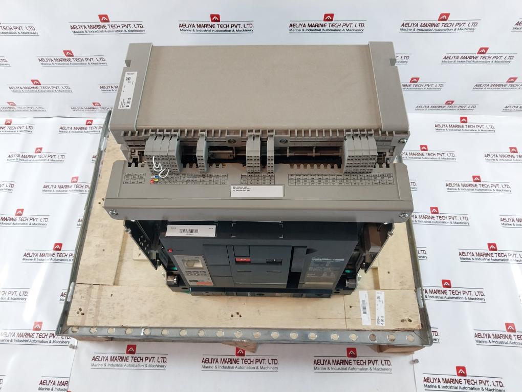Schneider Electric Nw10 H1 Masterpact Nw Circuit Breaker Iec 60947-2 50/60Hz