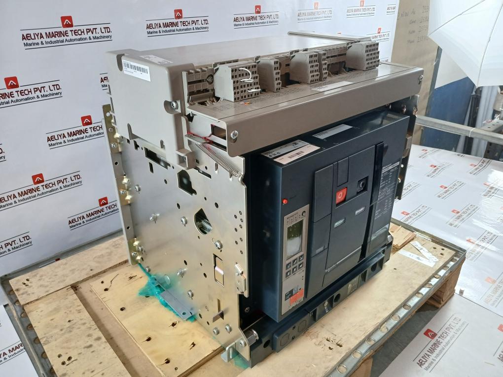 Schneider Electric Nw12 H1 Masterpact Nw Circuit Breaker 690V-ac-50/60Hz 1000V