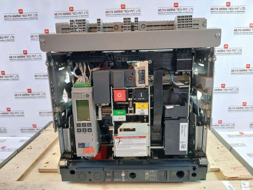 Schneider Electric Nw12 H1 Masterpact Nw Circuit Breaker 690V-ac-50/60Hz 1000V