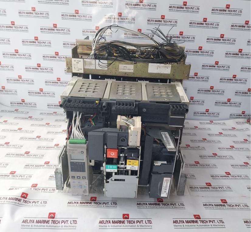 Schneider Electric Masterpact Nw16 N1 Circuit Breaker 1600A Micrologic 5.0E