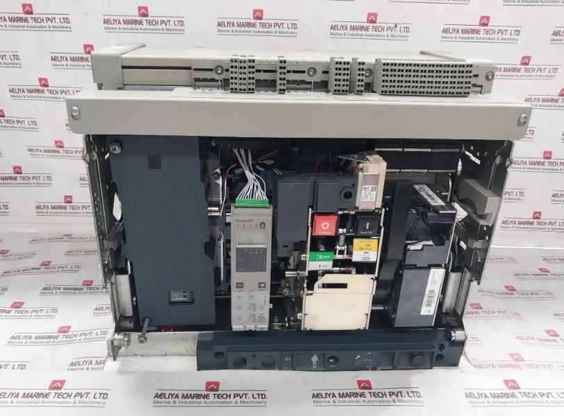 Schneider Electric Nw20 H1 Masterpact Micrologic 6.0A Circuit Breaker 1000V 12Kv