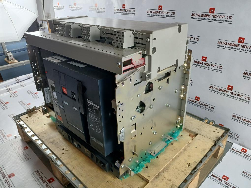 Schneider Electric Nw20 H1 Masterpact Nw Circuit Breaker Iec 60947-3 12Kv 1000V